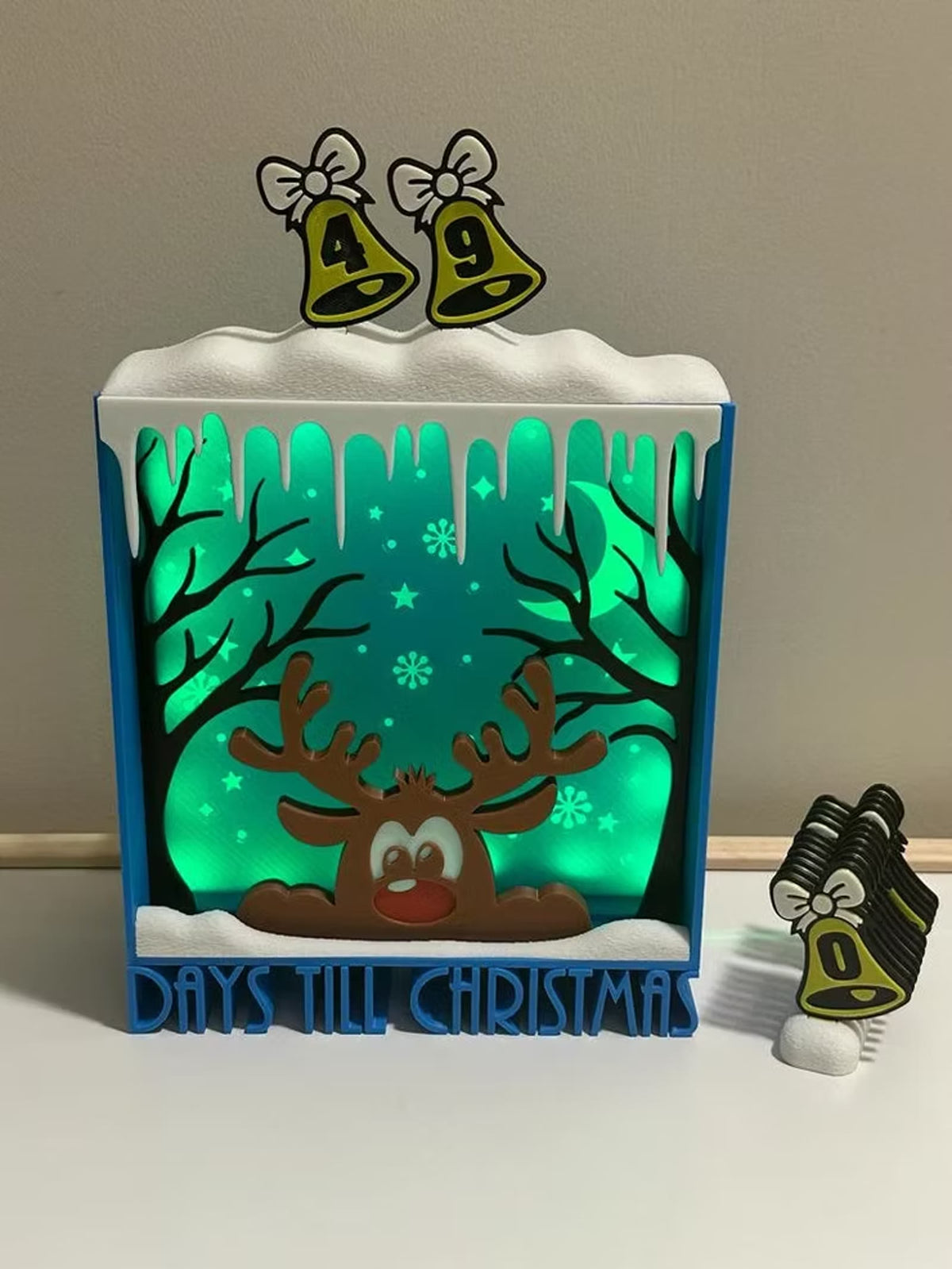 Reindeer countdown lit green